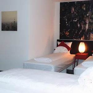 Inside Five Aparthotel Zurich